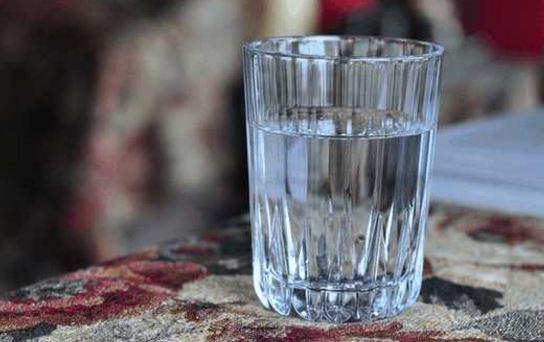 隔夜的凉白开真的会致癌吗？专家终于出来给大家辟谣了