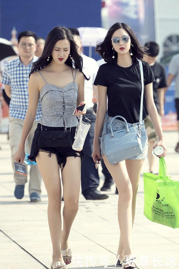 #位小姐姐#街拍:优雅的成熟风