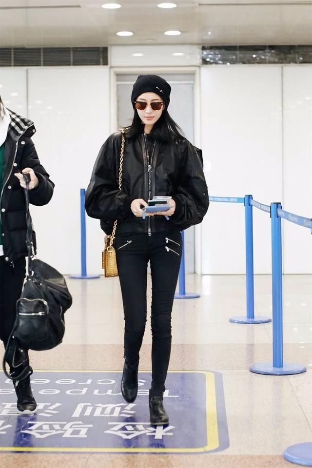 张钧甯穿成这样还敢上台,就靠几块布料遮住重点部位!