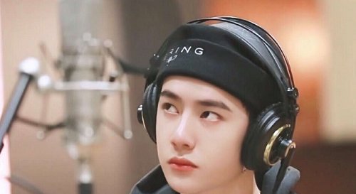 事业发展■归国爱豆盘点，王嘉尔王一博热度一般，他俩才是归国顶流