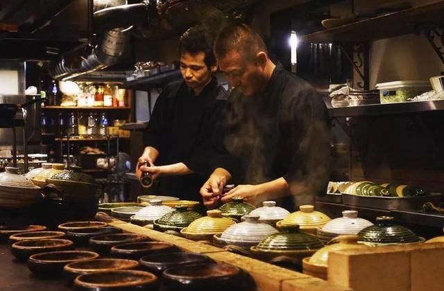木村拓哉变身厨师挑战米其林星级评定，对于美食我们都是认真的