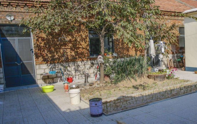 农村“新五毒”已经开始蔓延，农民很是头疼：谁来管管