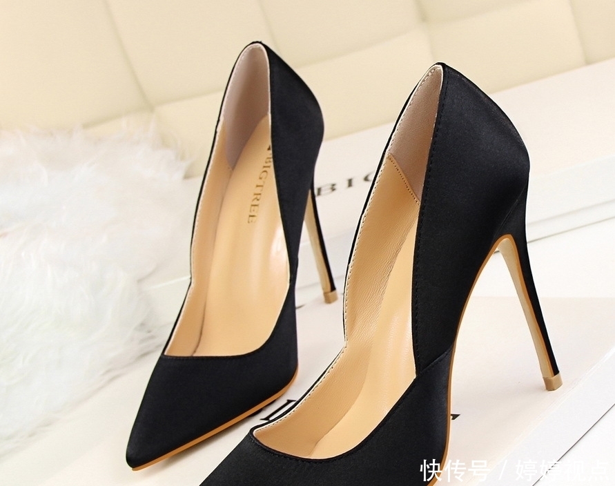 『大方优雅不累脚』刚出炉的新款女鞋单鞋,款款显高舒适又好搭,赶紧走起你的女神范