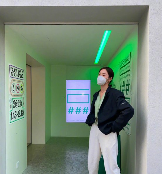  「时髦」牛油果色不会穿?看看这些街拍吧,照着穿就行,好看又时髦