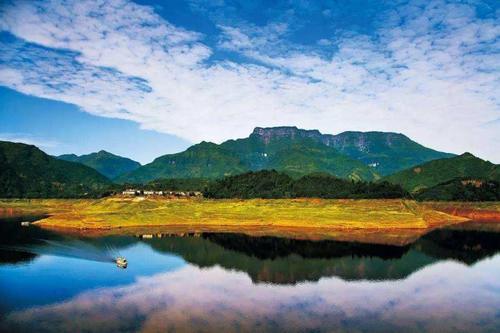 四川一景区时隔六年之久重出江湖,网友:九寨沟可算是遇到对手了