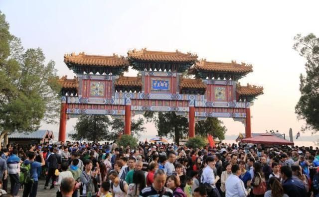 国庆最堵人的几个景区, 明年就算免费也不要去