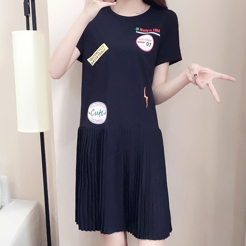 39岁的妈妈真没故意扮嫩，全靠减龄连衣裙，嫩的像20岁小姑娘