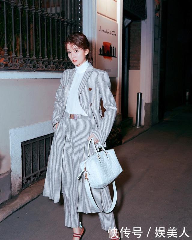 「小姐姐」阔腿裤就要失宠了!今年春天最流行的裤子叫“裤裙”,谁穿谁好看