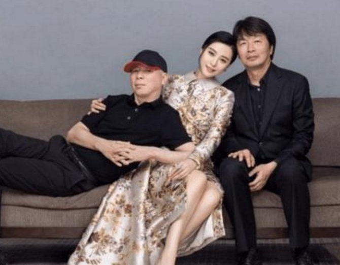 刘震云谎言被揭穿，铲屎官怒了，网友:跟冯小刚没区别