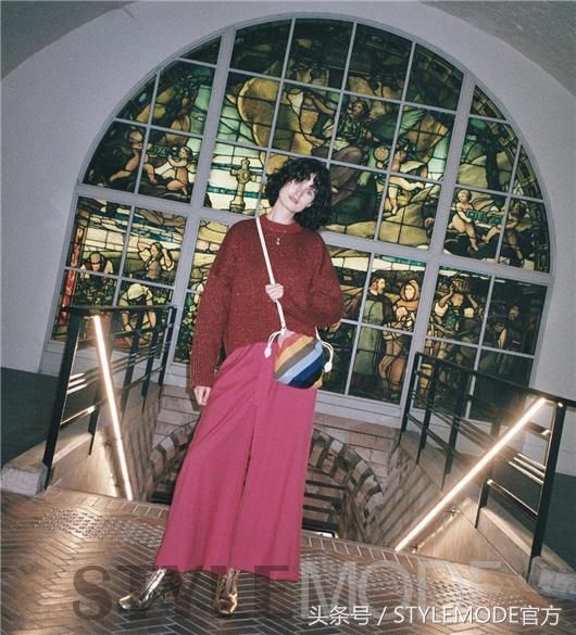 澳洲时尚博主Chloe Hill 示范复古与嬉皮风味穿搭