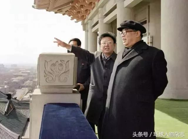 豹纹眼镜、镂空草帽、纯白T……金正恩这时尚look，甩你十几条街