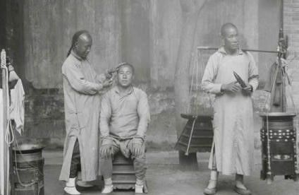 老照片:记录晚清8种职业，有的已经消失，有的已被取代!