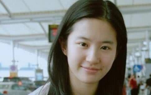  [化妆]你知道多少没有化妆和美丽的明星？女孩们感觉比她们好