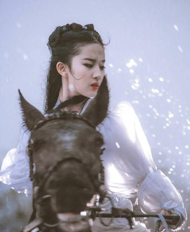 『刘亦菲』刘亦菲有哪些神图, 从小到大美的惊艳