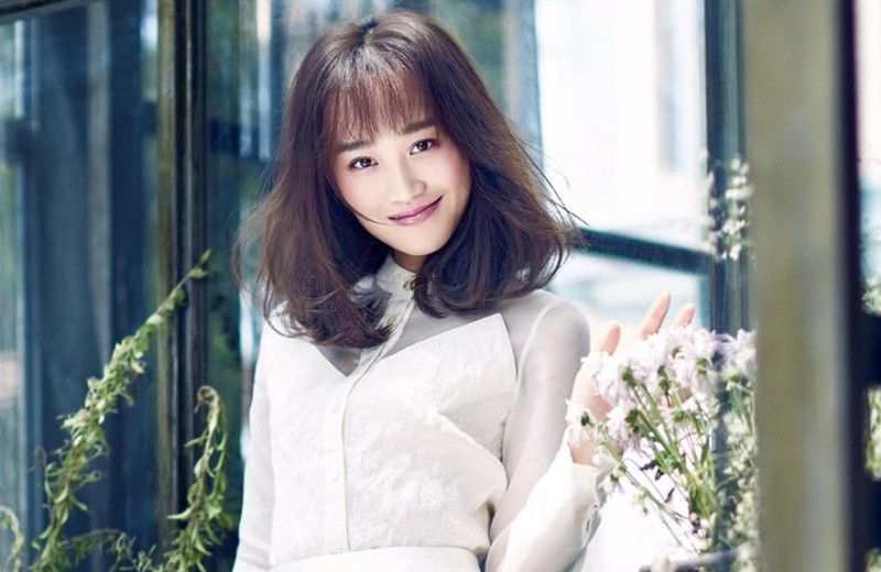 节奏@蓝盈莹跳舞秀长腿,狗狗跟着节奏站立摇摆,网友:实力抢镜