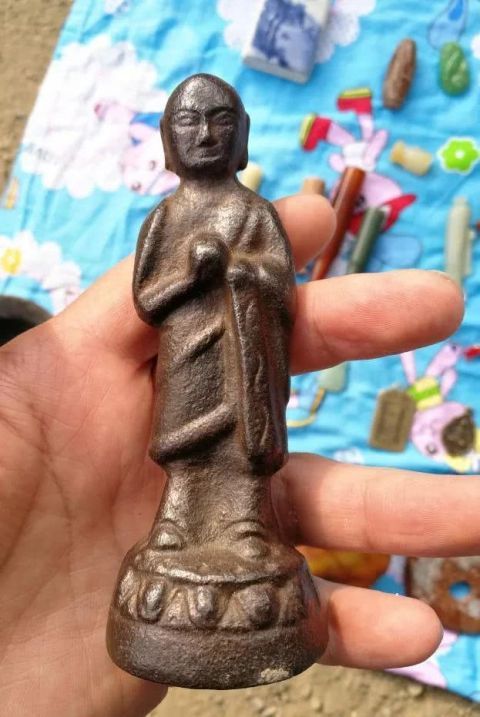  遵化■逛遵化古玩市场，发现宝贝