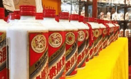 中国游客在德国免税店，看到茅台之后，问：良心何在？