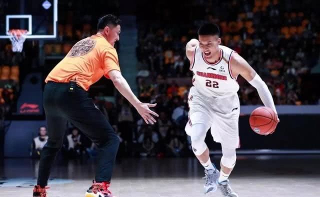 郭艾伦cba全明星球鞋