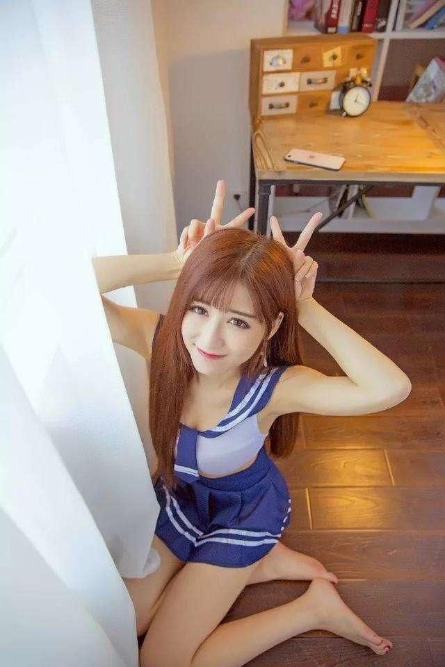 柔美的气息清新纯洁的着色，风格非常休闲，散发出温婉的女人味