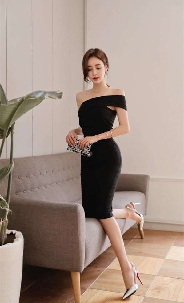 难得气质美女，身材样貌一流!