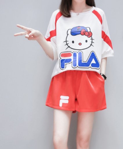 1米55的老婆，从不穿裙子，我给她买7套短裤套装，她穿特显高