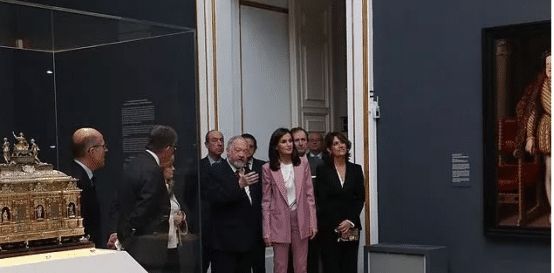  [媲美]47岁莱蒂齐亚王后被称为行走的职场教科书，只有英国凯特王妃媲美