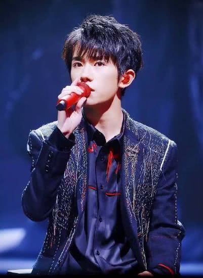 曝料易烊千玺吻戏的网友道歉了，评论区炸了，粉丝：无法原谅