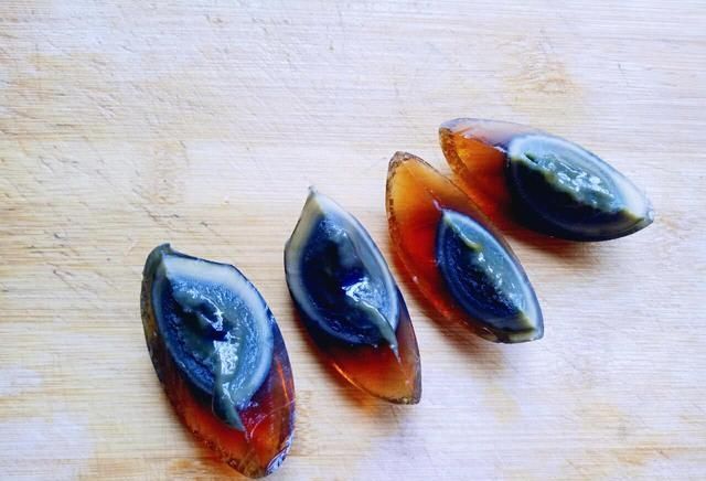  皮蛋：凉拌皮蛋怎么拌？关键在料汁，教你秘制姜汁酱