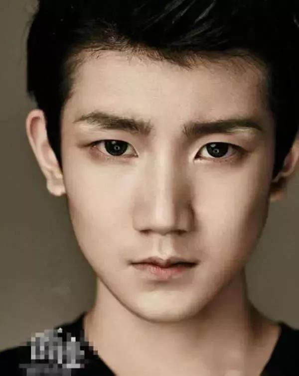 当TFBOYS离开刘海后，易烊千玺颜值飙升，王俊凯像整了容
