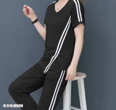 不懂打扮的女人才尴尬,夏天穿这运动套装,洋气百搭又气质迷人
