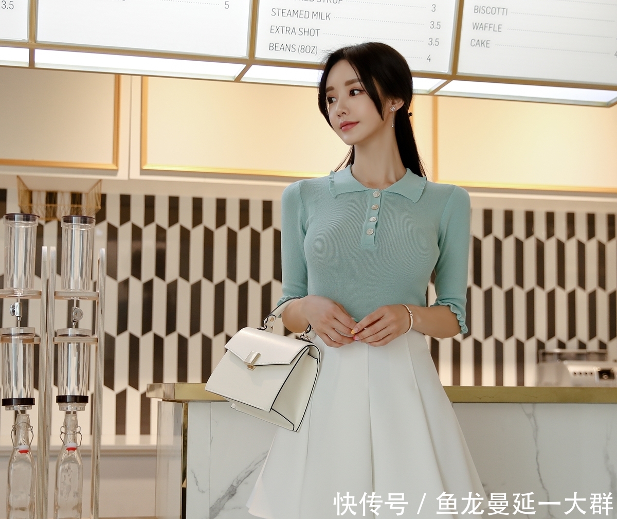 『春天』翠绿色短袖配白色百褶裙,马卡龙式配色,做甜美的小仙女