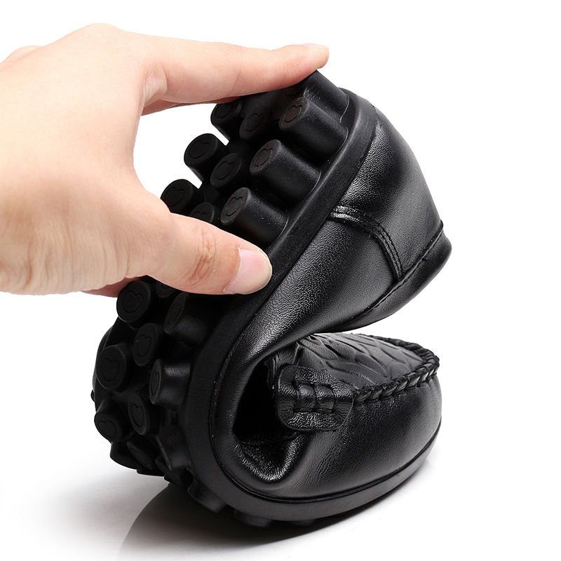 刚知道，这种鞋叫:软秋鞋，久穿不累忒养脚，老妈一下买3双