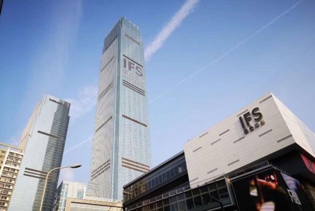 200亿项目彰显湖南硬实力，450米大楼刷新天际线，当地人不乐意了