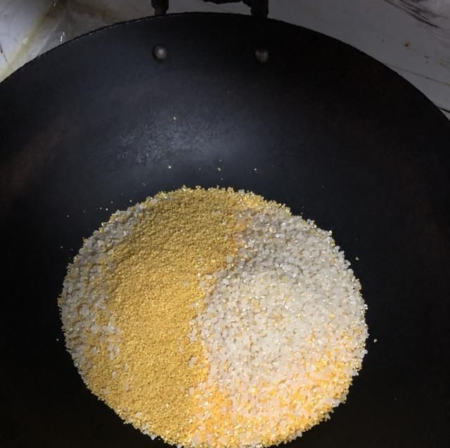  鱼饵■「自制鱼饵」自己动手制作酒米窝料，重在参与