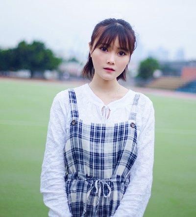 头发不是很长怎样扎出比较有气质的头发！