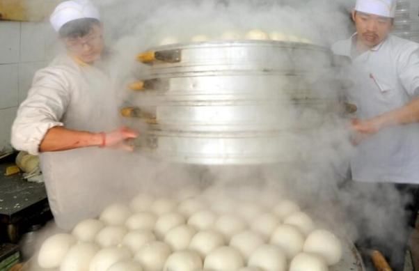 是馒头是纸还吃不出来吗？掺了卫生纸？造谣一时爽，辟谣跑断腿