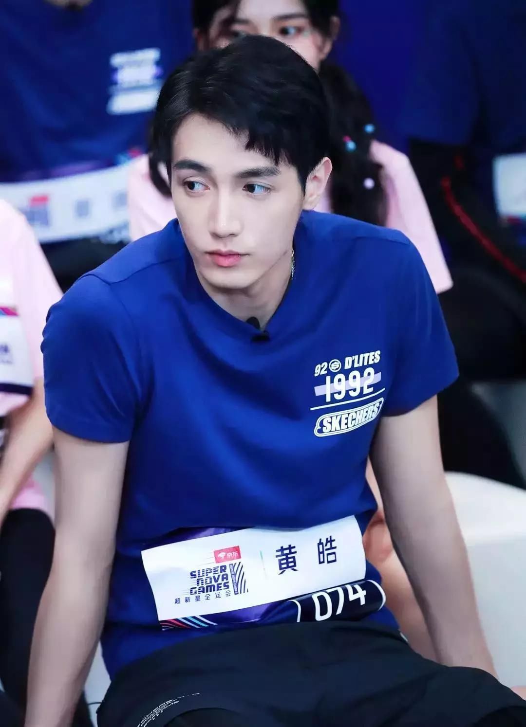 17年换15任男友,现又撩到24岁小鲜肉,40岁萧亚