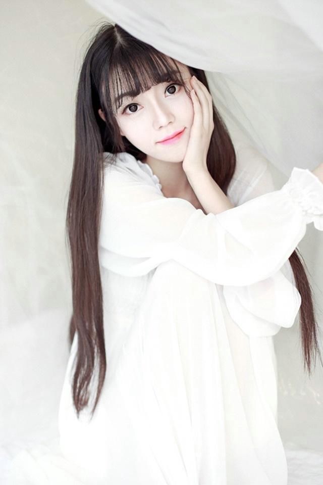 仙气长发美女白皙性感私房写真图片