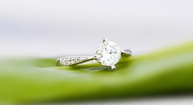  #求婚#定制求婚钻戒好不好？价格是多少？需要注意哪些问题？