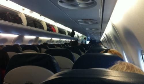 做了这么久飞机,终于知道为什么不坐凌晨飞机了,便宜不一定好