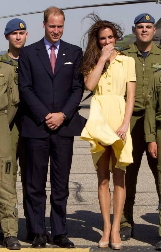 凯特王妃穿着大胆：蕾丝礼服若隐若现，英国女王该着急！