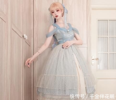  lo@lo娘才16岁，双腿竟自带“丝袜特效”，穿出面粉腿让人心动