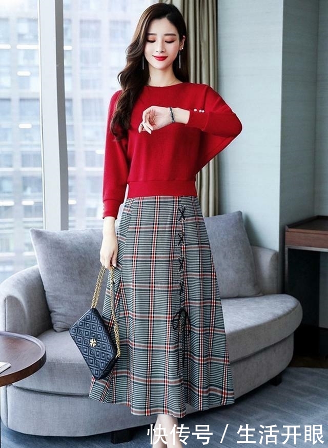 『女人』女人早秋这样穿:过膝秋裙+高跟鞋,时髦显气质,快来看看吧