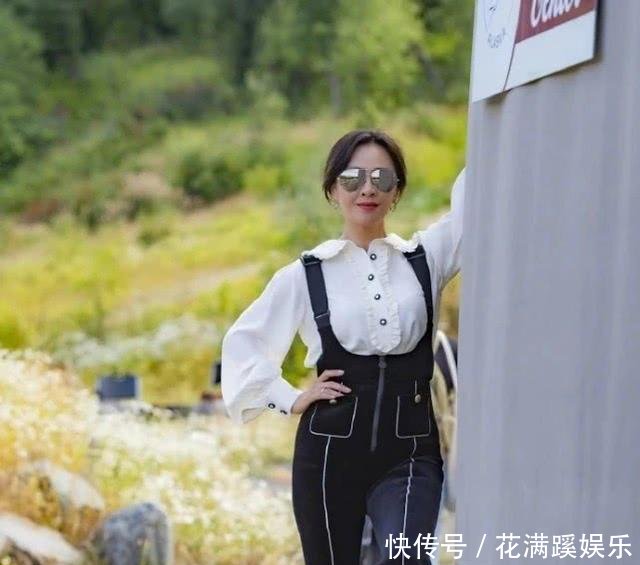  不再：领跑早春的时髦娃娃领，穿上它不止可爱，也能让你的装扮不再普通