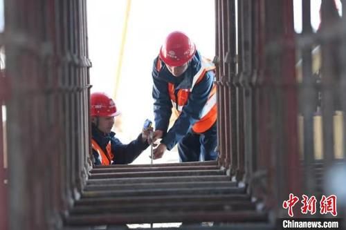  高速■世界最长沙漠高速公路“最后一公里”取得重要进展