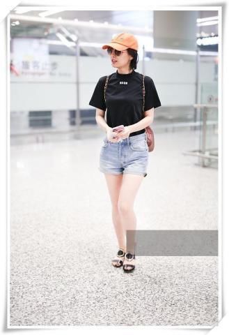 看了沈梦辰短裤,再看看吴昕,真的想问一句杜海涛:咋想的?