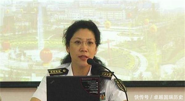 她被称为国防大学最美教授，53岁仍旧不见岁月痕迹，已是大校军衔