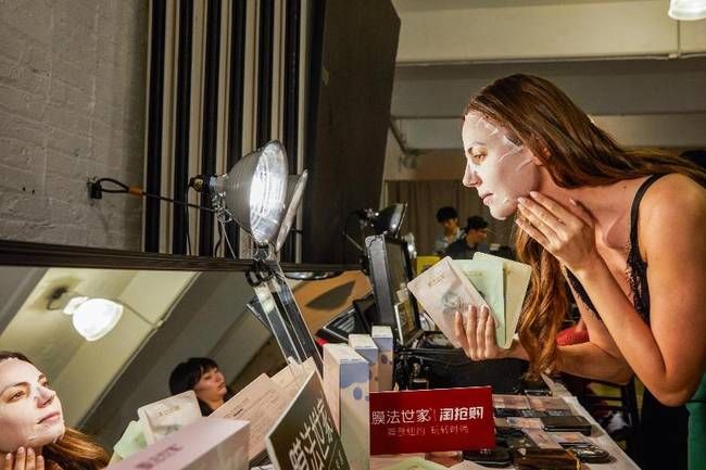膜法世家携手兰玉纽约开秀 引领美妆国货时尚升级