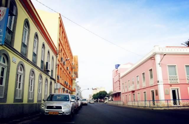 非洲最安逸国家:一斤黄瓜要20元,居民收入不高