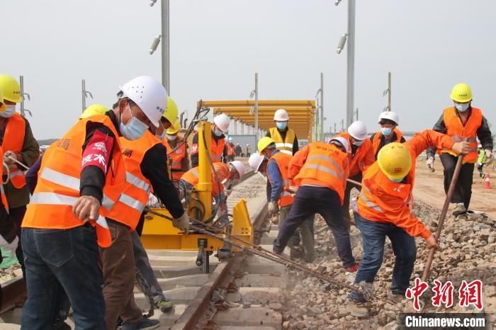  『王甜甜』“五一”国际劳动节郑州南站施工忙